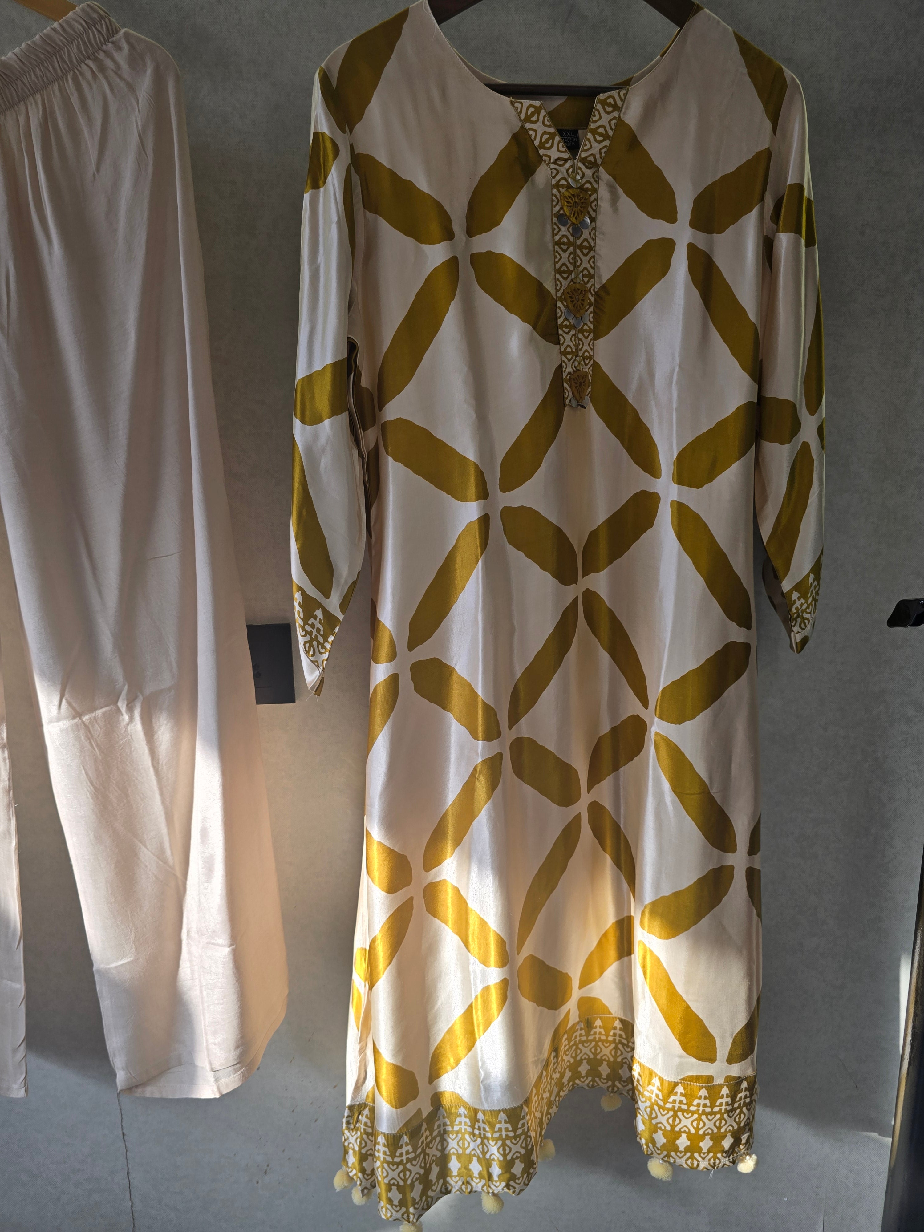 Image of Mustard Geometric Print Kurta Pant Set