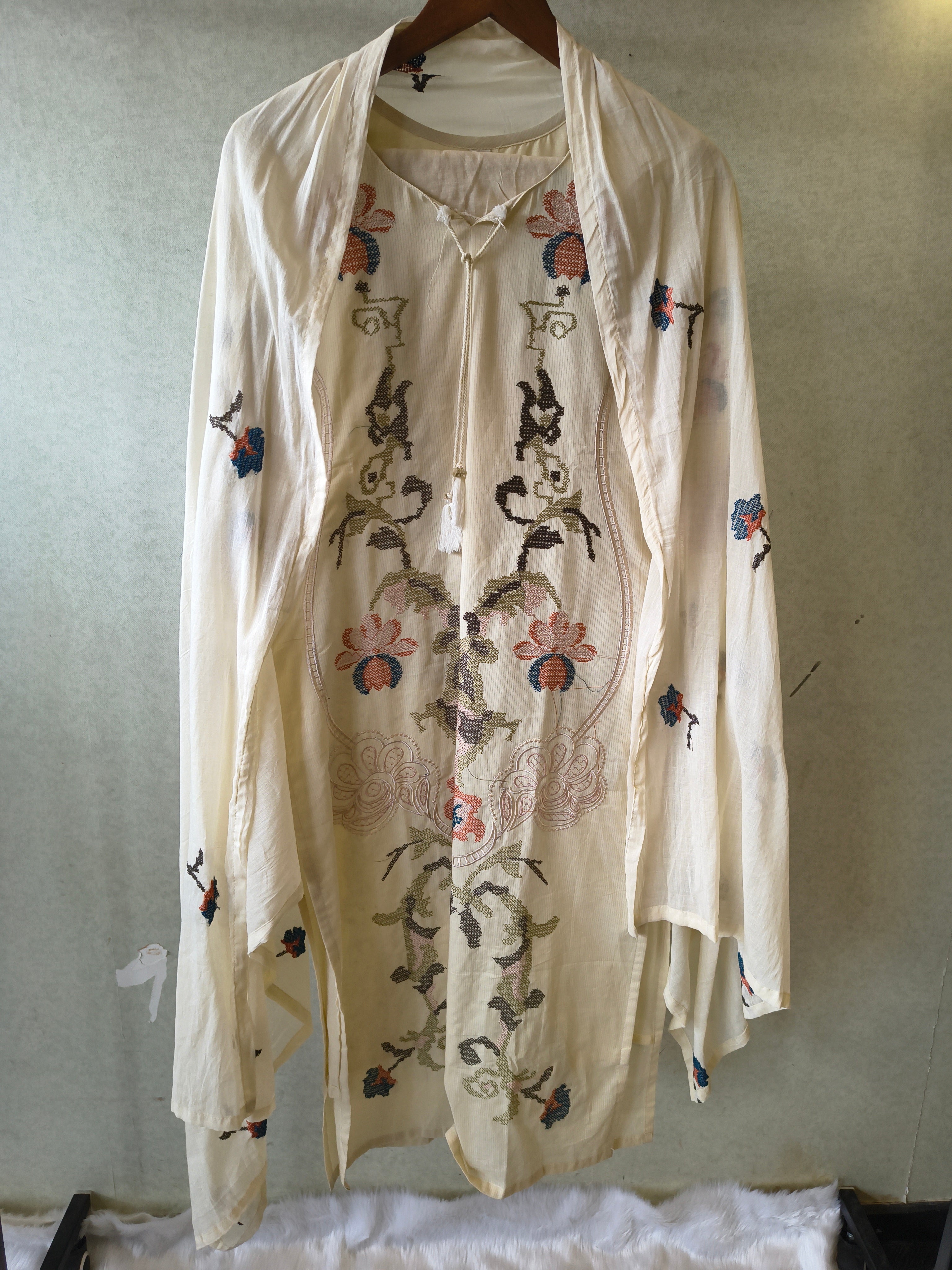 Image of Ivory Cotton 3-Piece Suit Set with Floral Vine Embroidery & Embroidered Dupatta