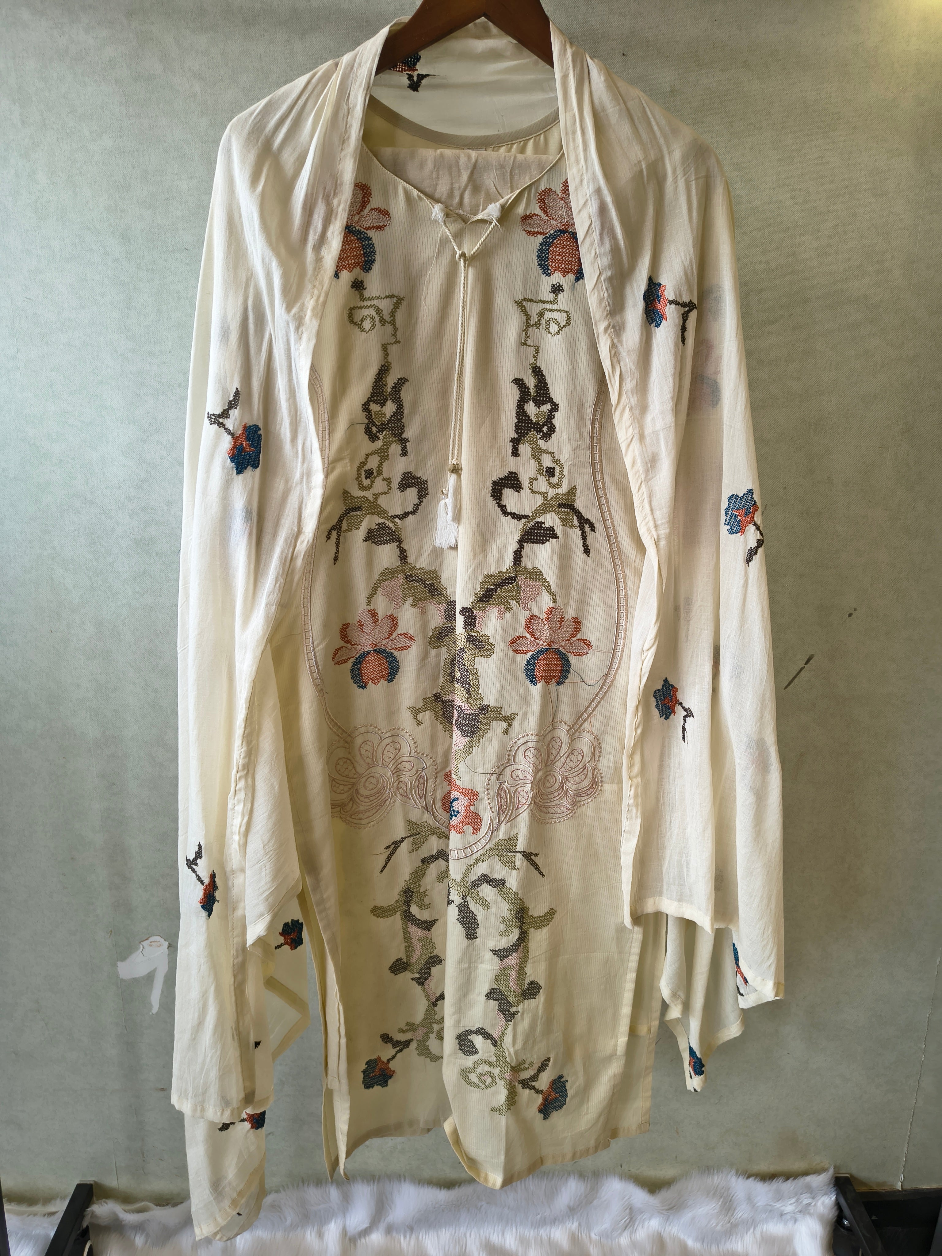 Image of Ivory Cotton 3-Piece Suit Set with Floral Vine Embroidery & Embroidered Dupatta