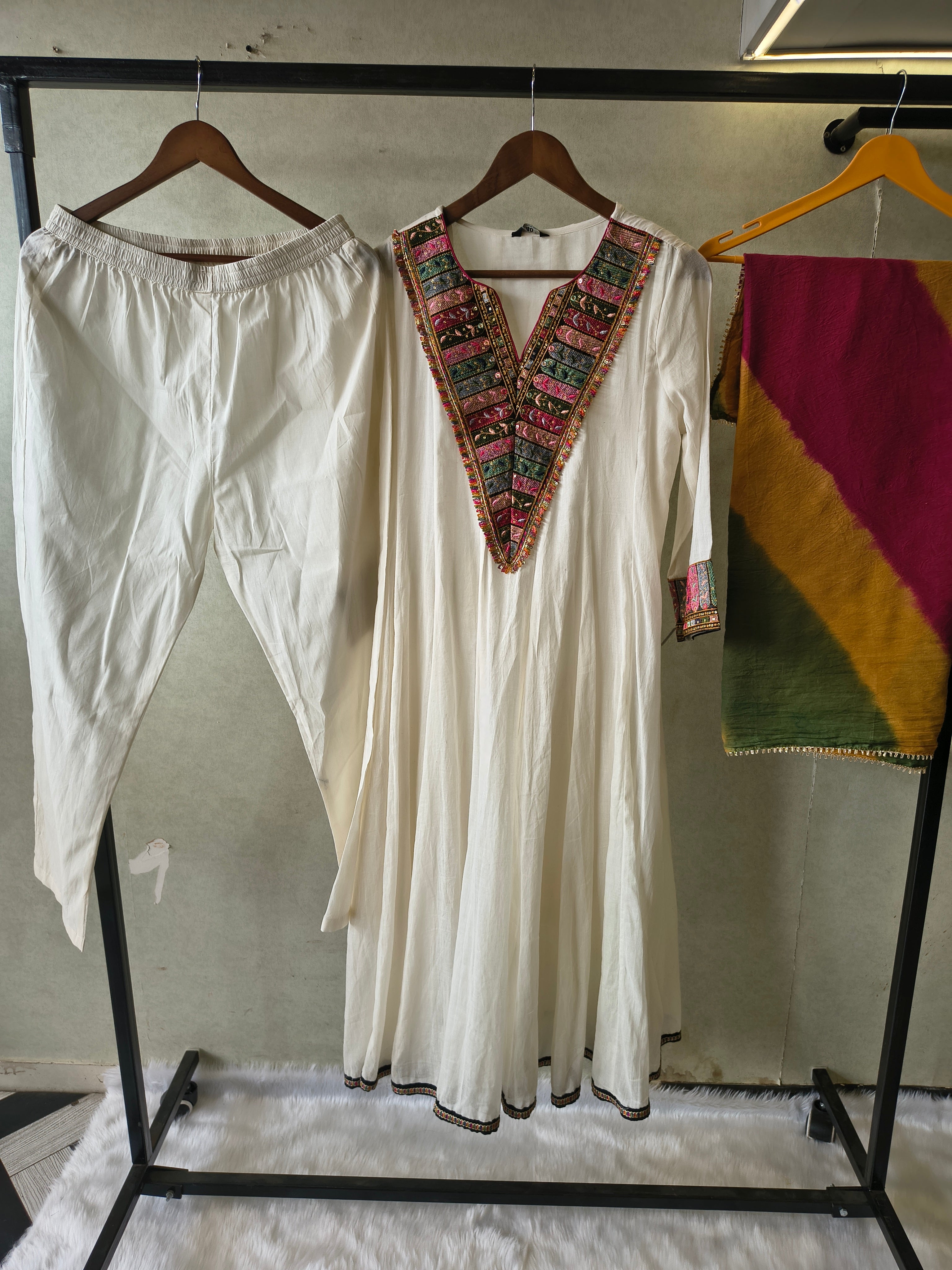 Image of Ivory Cotton Anarkali Suit Set with Embroidered V-Neck & Colour Block Dupatta