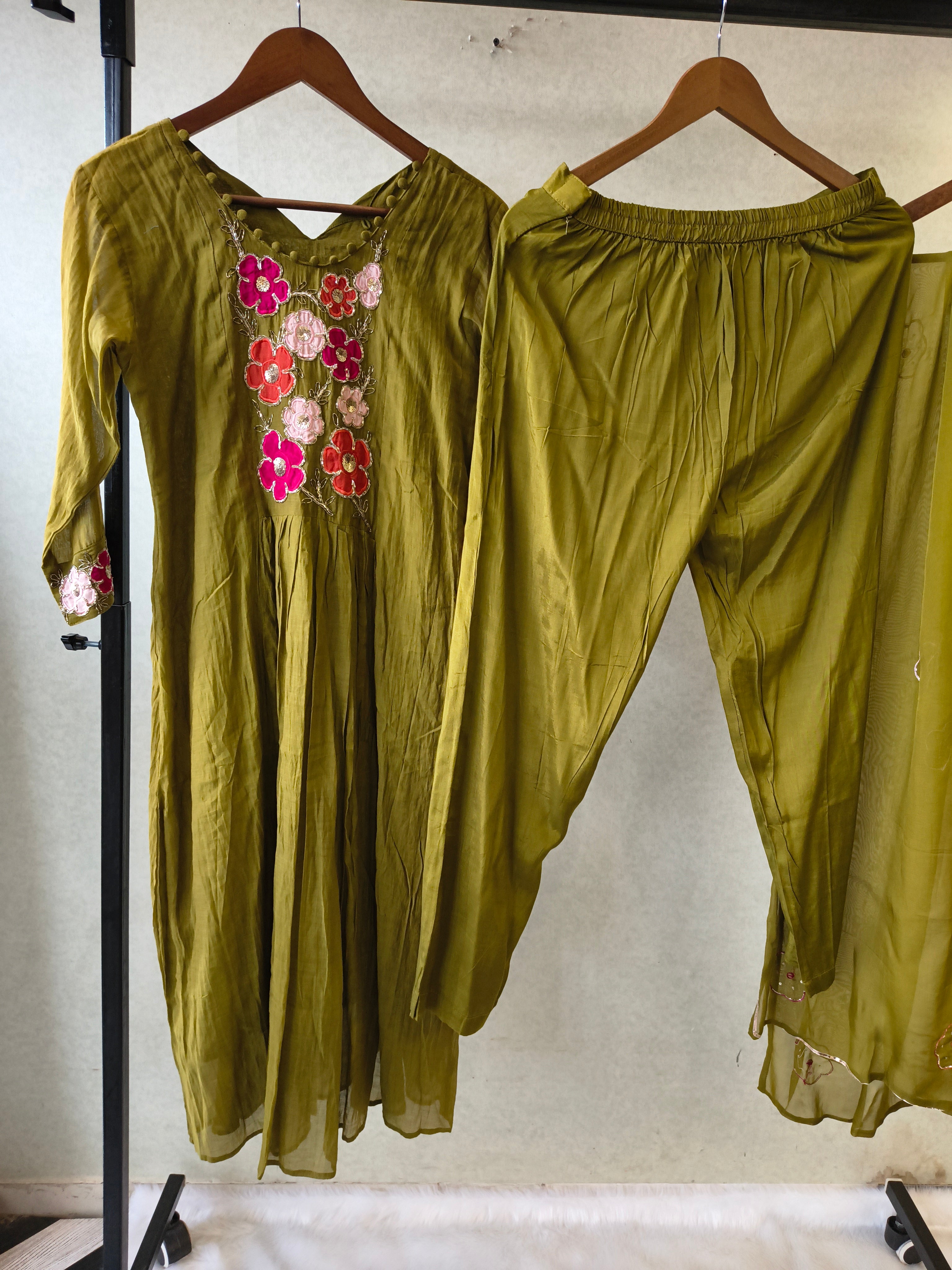 Image of Olive Green Floral Hand-Embroidered Kurta Set with Organza Dupatta | Premium 3 Piece Ethnic Suit