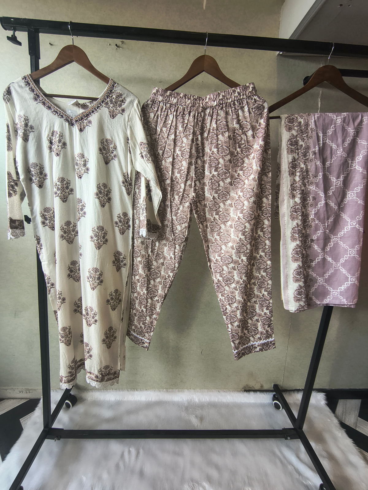 Premium Ivory Floral Printed Cotton Kurta Set with Printed Pants & Contrast Dupatta