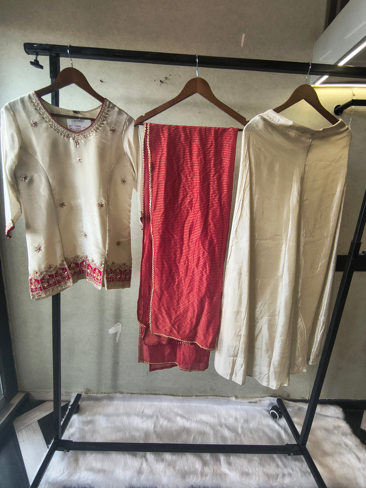 Ivory Tissue Silk Embroidered Kurta with Flared Palazzo & Contrast Pink Leheriya Dupatta – 3 Piece Festive Set