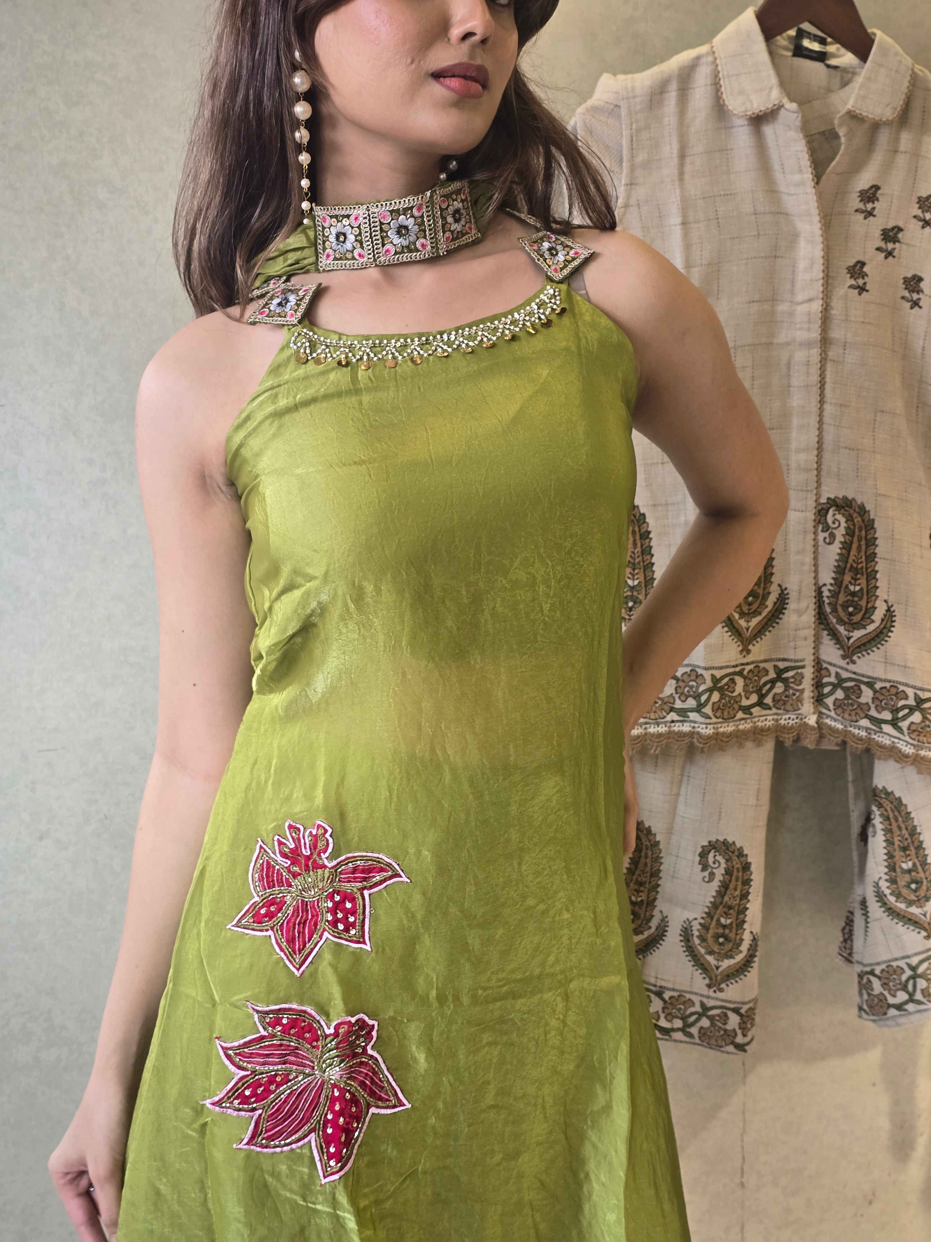 Image of Pure Tissue Embroidery Set 3 Piece ( Sleeves Attached)