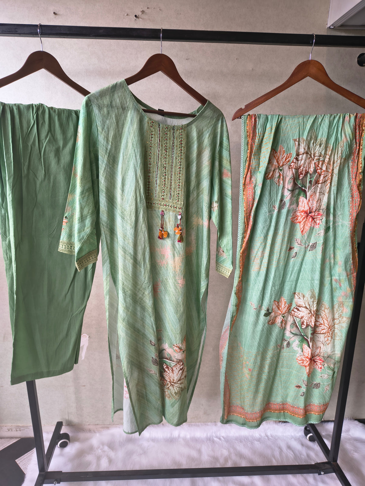 Premium Mint Green Floral Printed Kurta Set with Pants & Designer Dupatta
