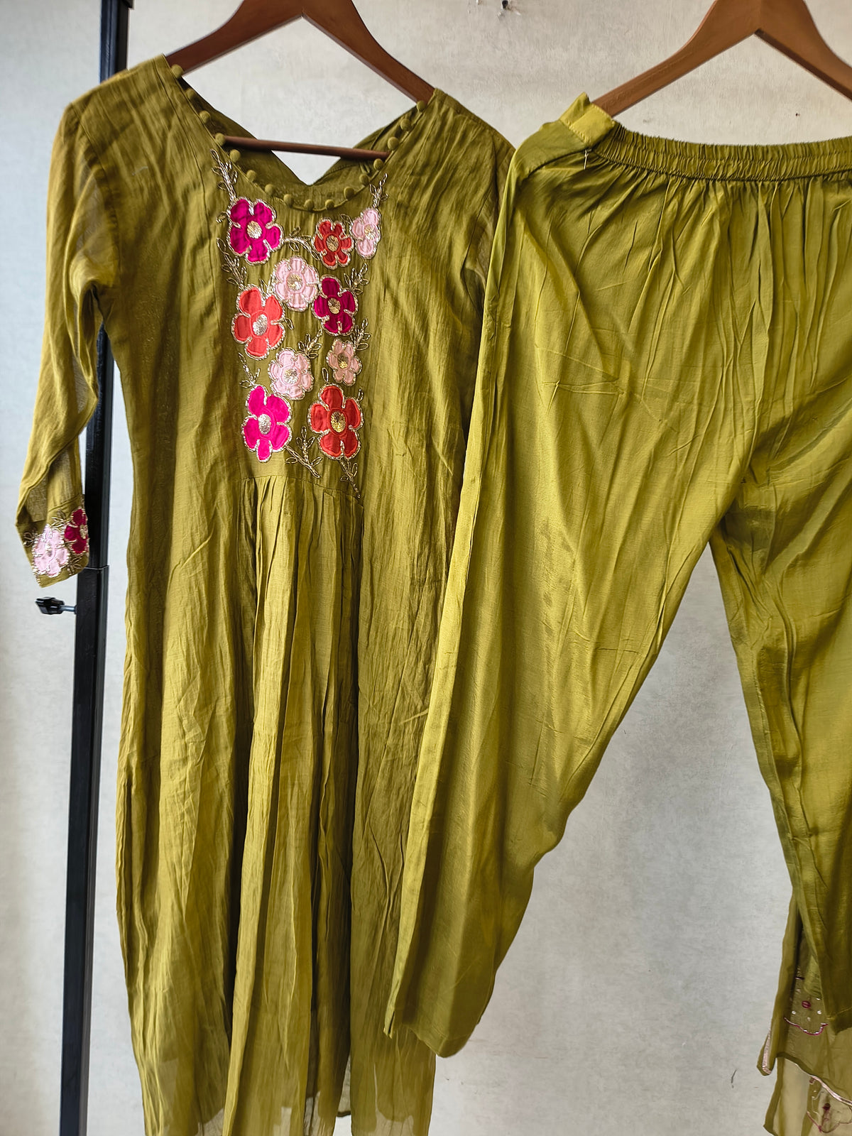 Olive Green Floral Hand-Embroidered Kurta Set with Organza Dupatta | Premium 3 Piece Ethnic Suit