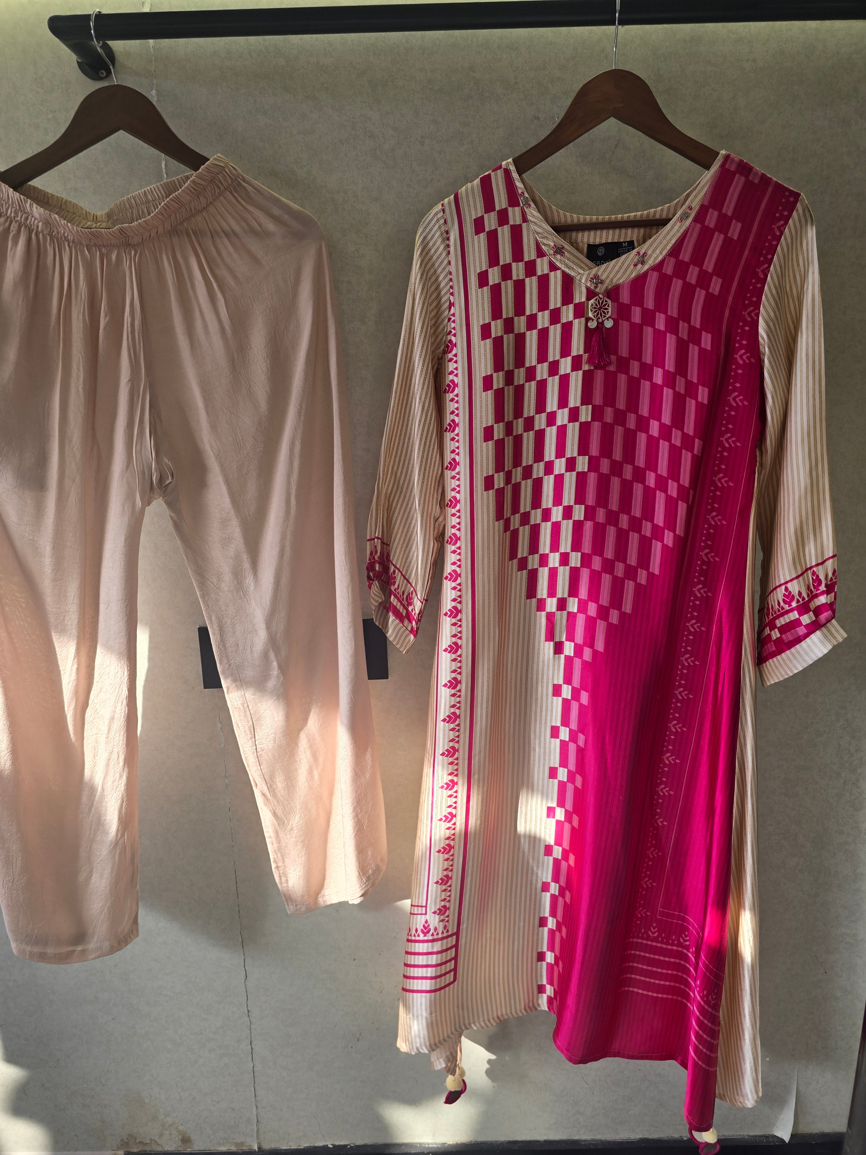 Image of Fuchsia Panel Print Kurta Pant Set