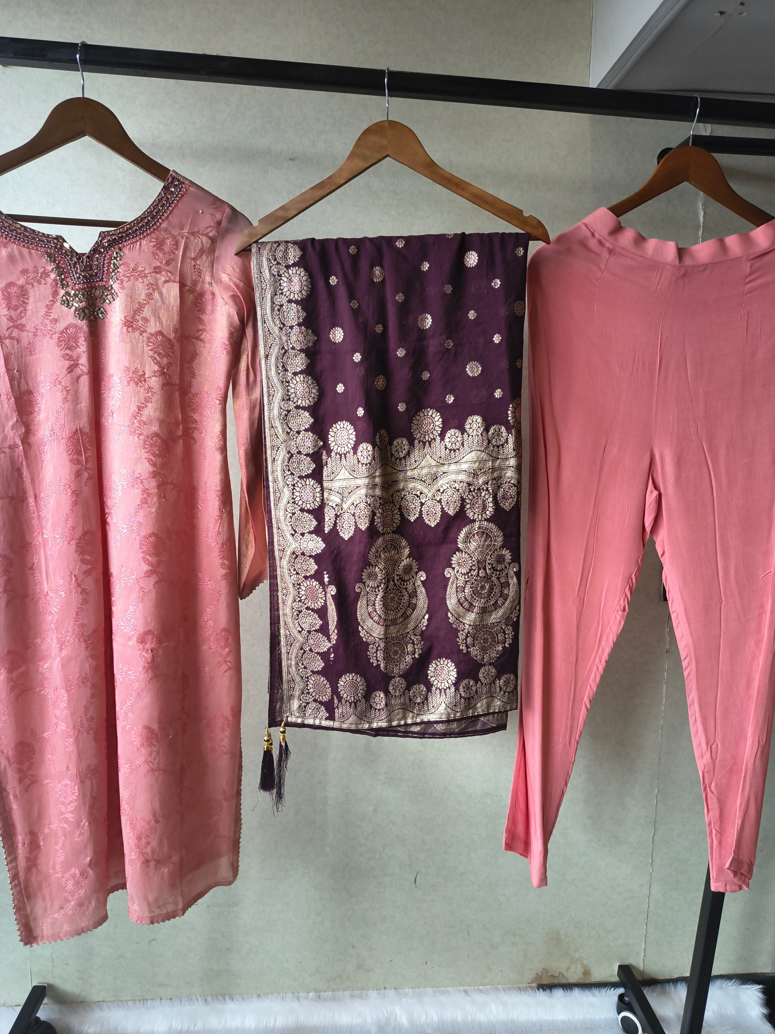 Image of Premium Dusty Rose Jacquard Silk Kurta Set with Banarasi Woven Dupatta & Straight Pants