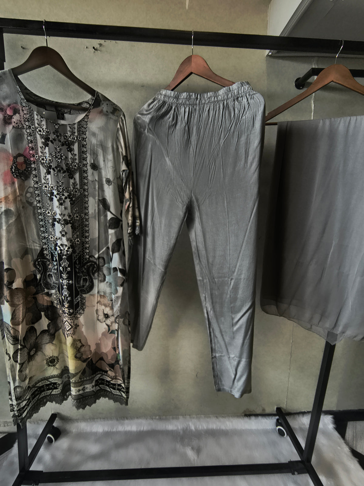 Premium Grey Floral Printed Kurta Set with Solid Pants & Chiffon Dupatta