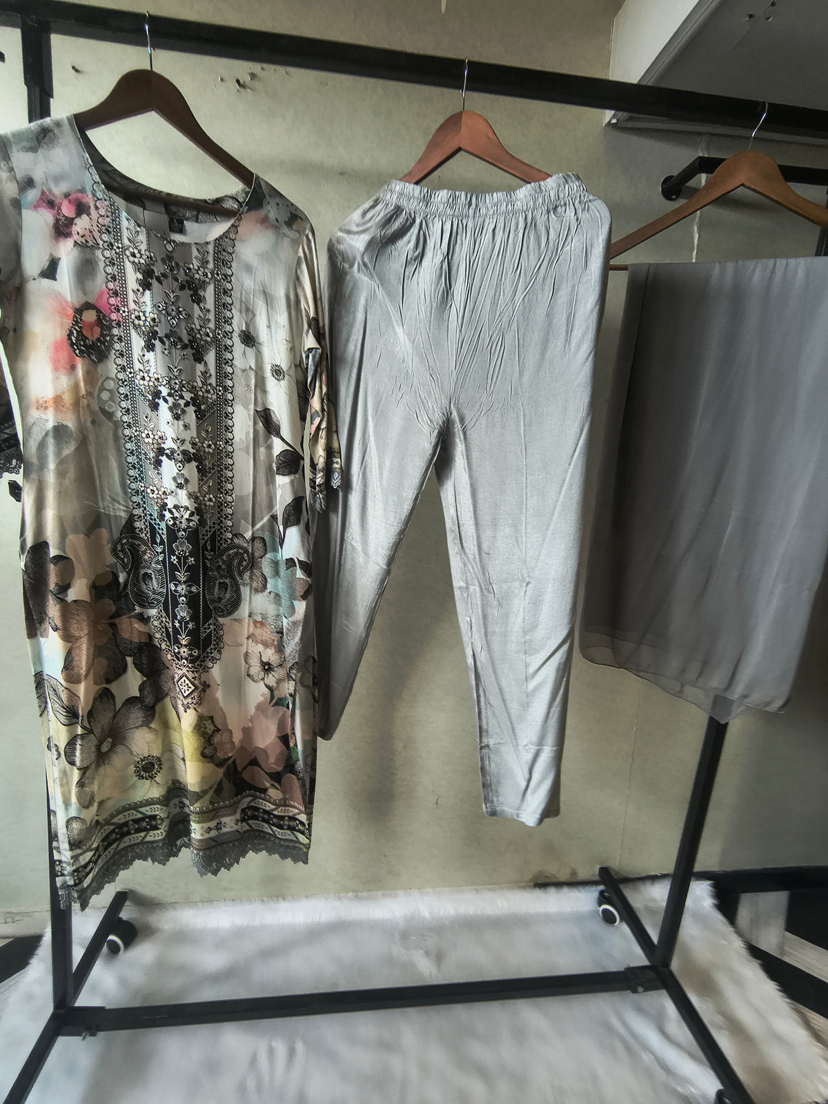 Premium Grey Floral Printed Kurta Set with Solid Pants & Chiffon Dupatta