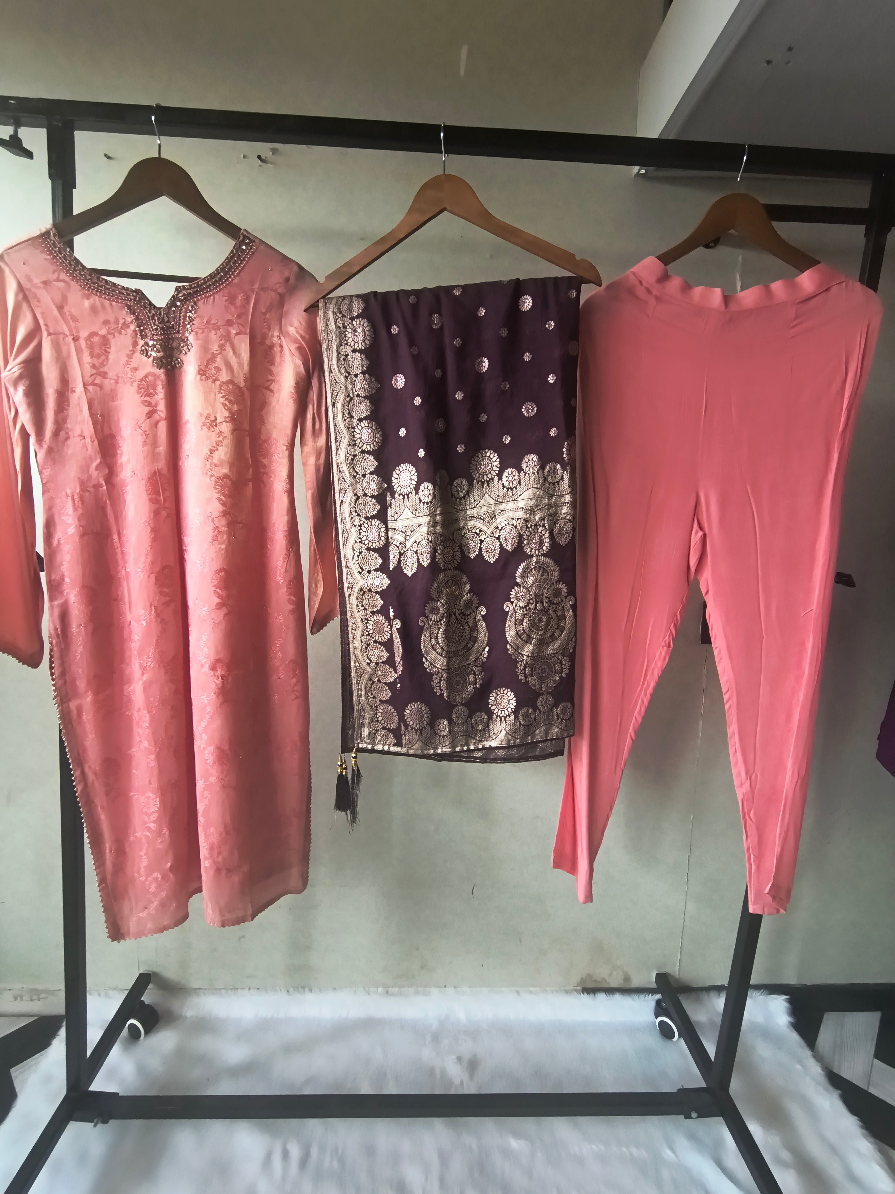 Image of Premium Dusty Rose Jacquard Silk Kurta Set with Banarasi Woven Dupatta & Straight Pants