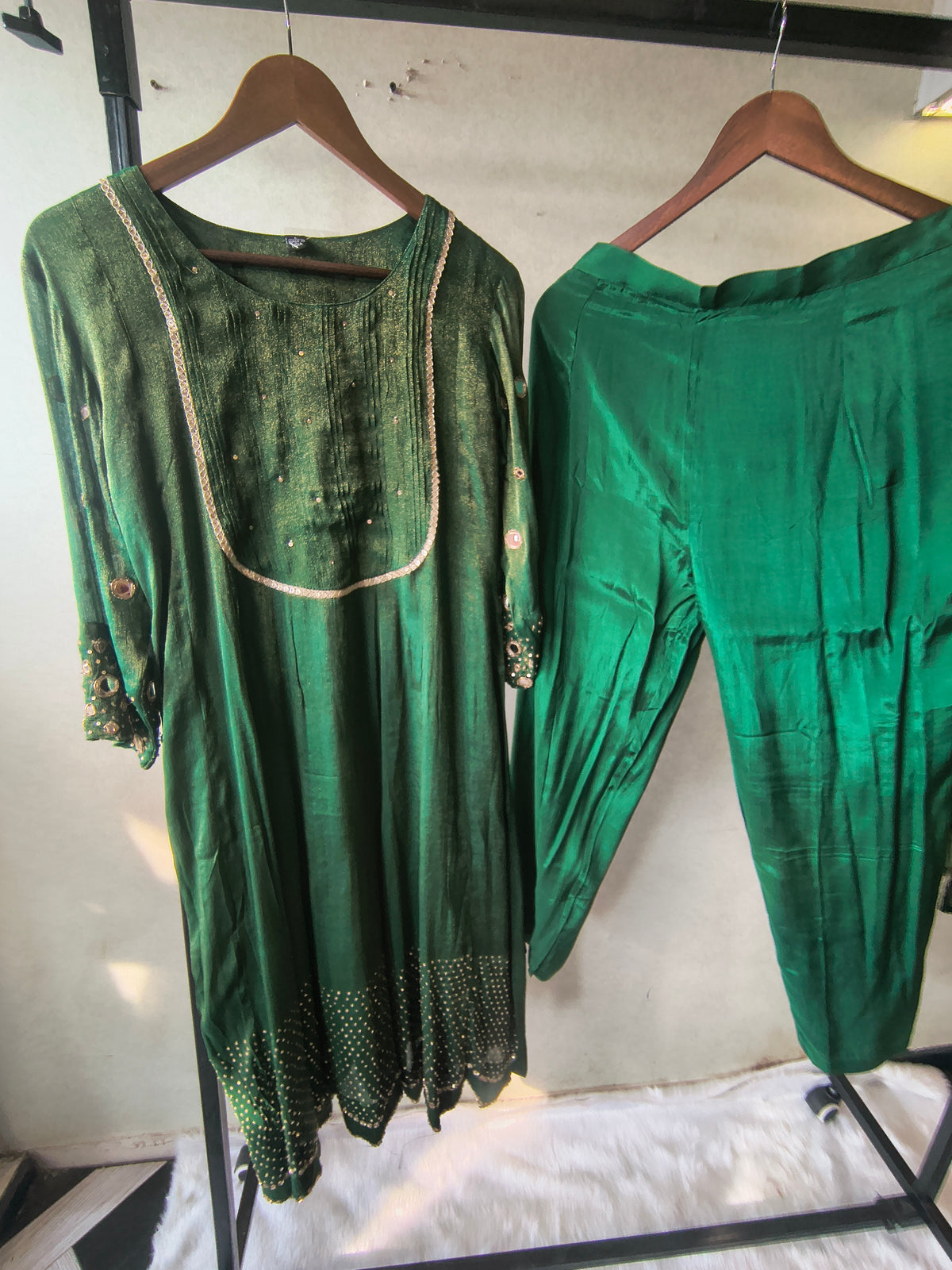 Emerald Green Georgette Anarkali Suit Set with Pintuck Yoke, Sequin Detailing & Lace Border Dupatta – Premium 3 Piece Ethnic Ensemble