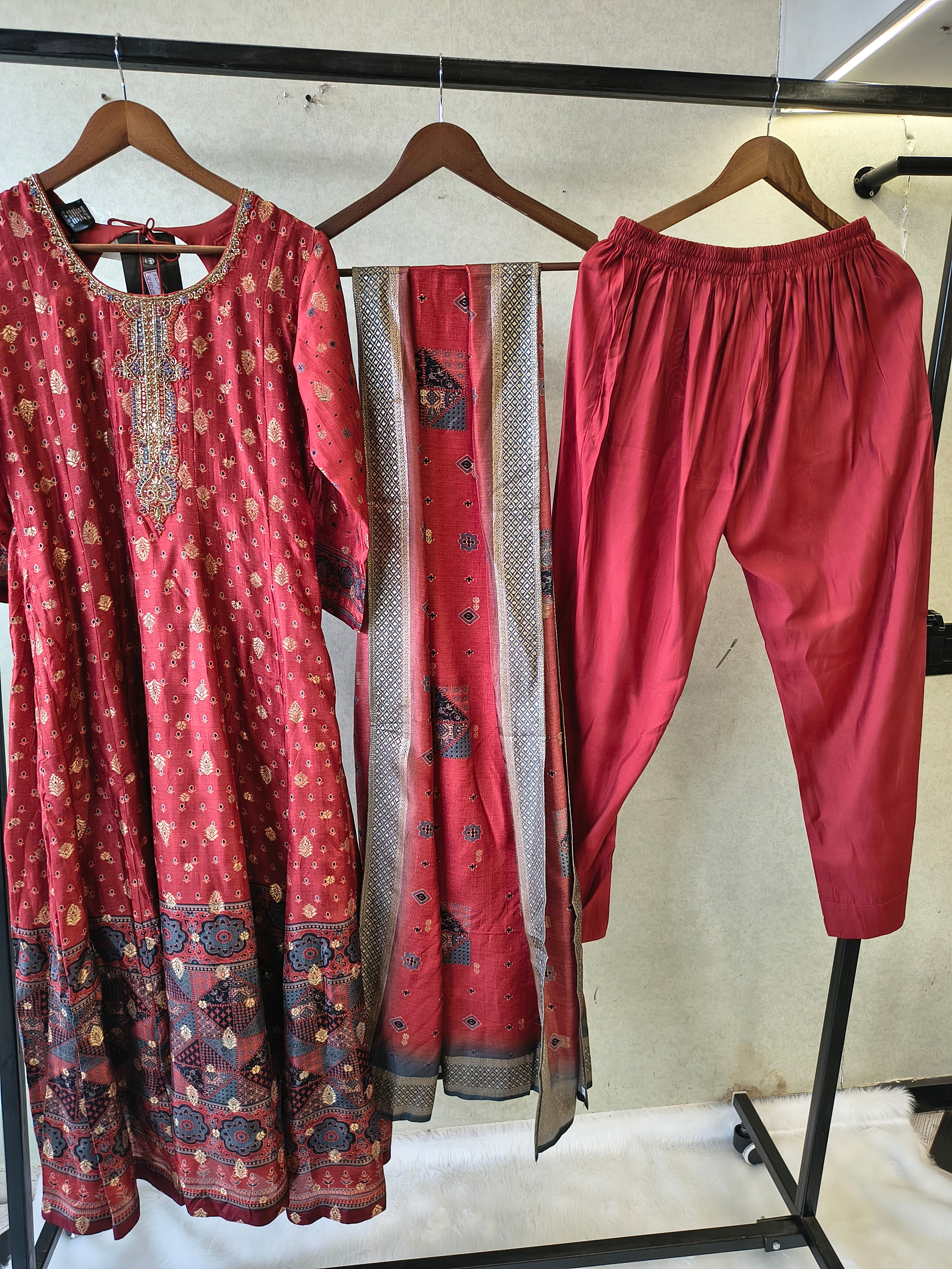 Image of Rust Maroon Ethnic Printed Designer Kurta Set with Woven Dupatta | Premium 3 Piece Festive Suit