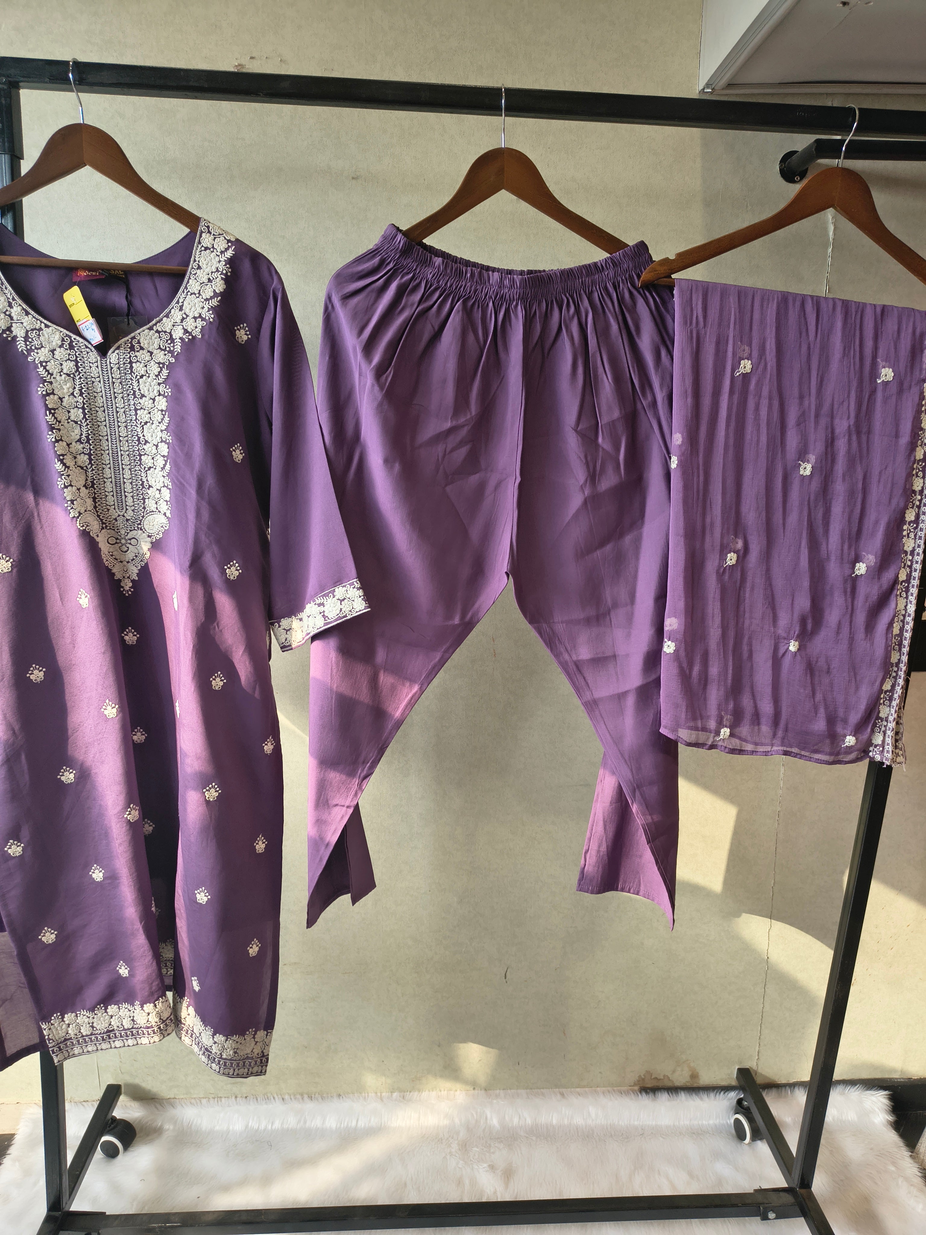 Image of Premium Lavender Embroidered Kurta Set with Chikankari Work & Organza Dupatta