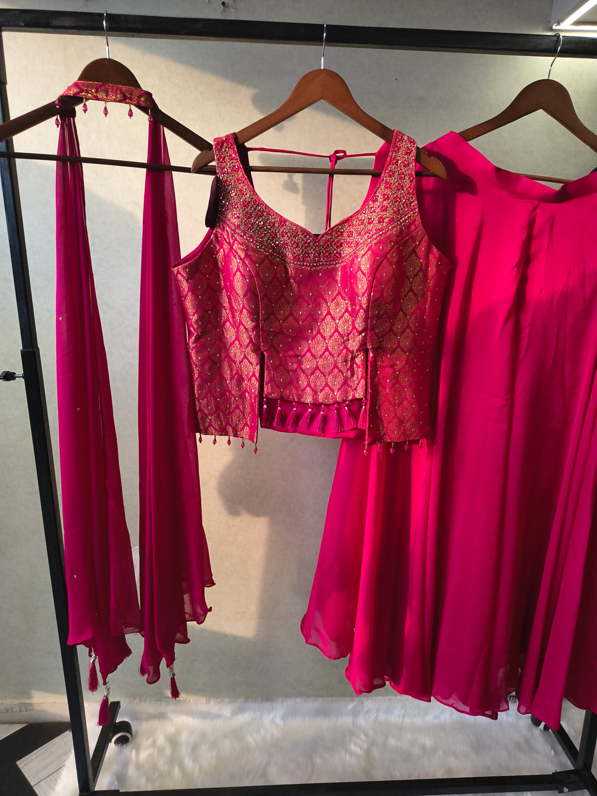 Luxury Rani Pink Brocade Blouse with Flared Palazzo & Embellished Choker Dupatta – 3 Piece Designer Indo-Western Set
