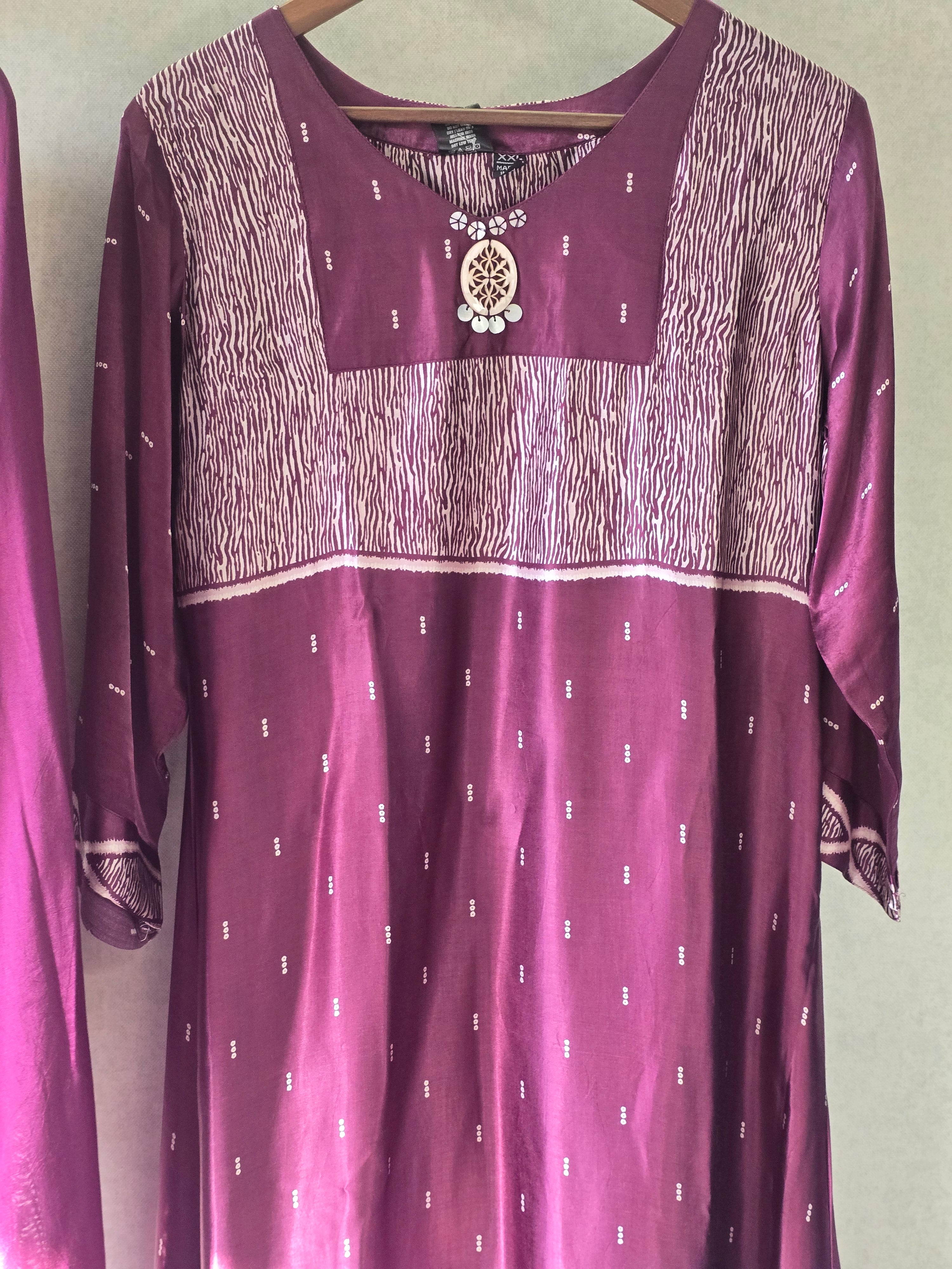 Image of Plum Dotted Print Kurta Pant Set