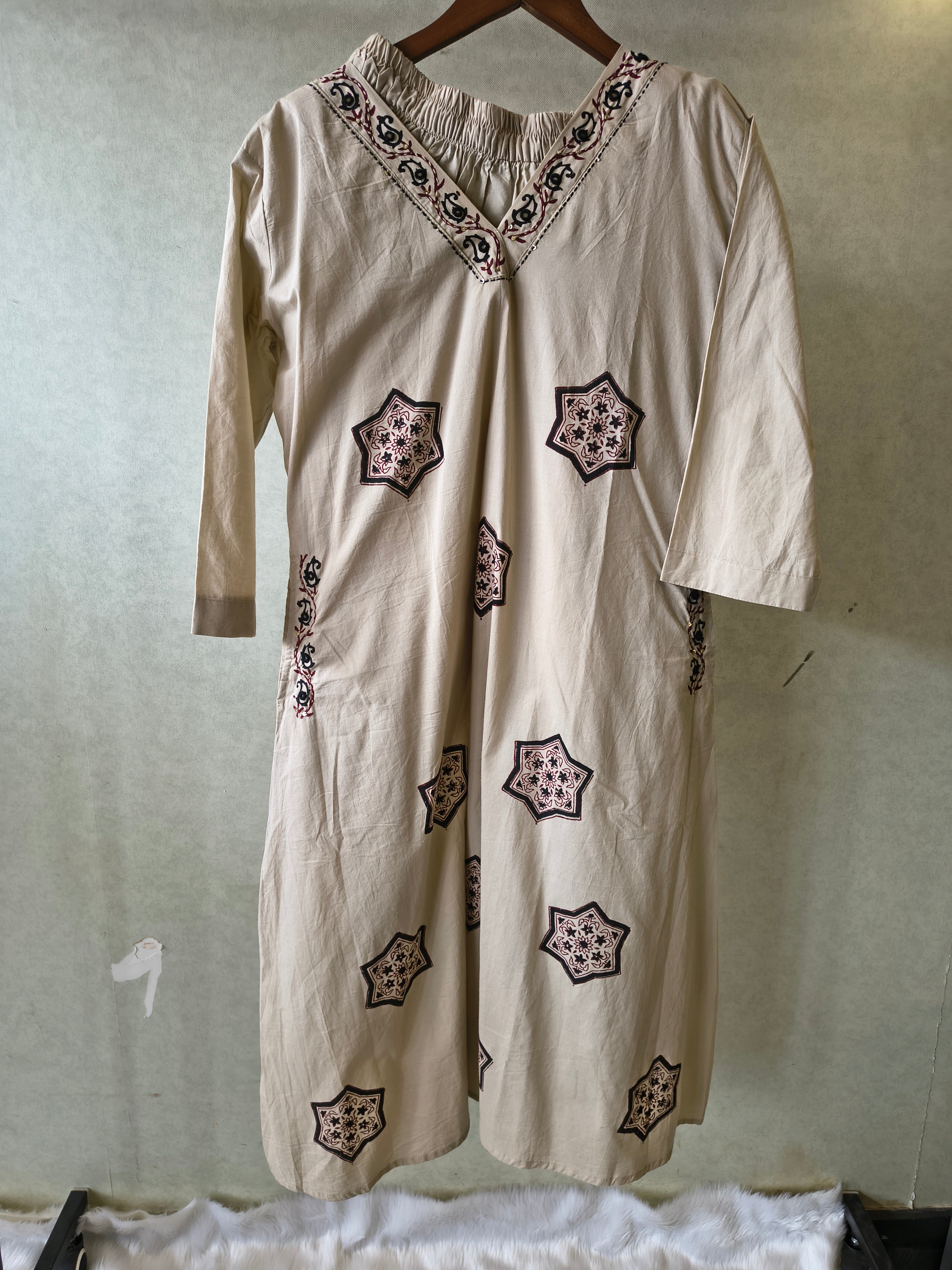 Image of Ivory Hand Block Printed Cotton Kurta Set with Straight Pants