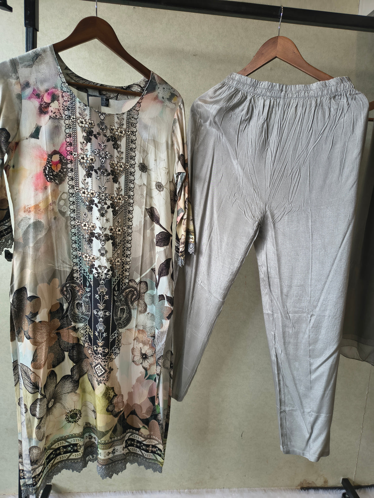 Premium Grey Floral Printed Kurta Set with Solid Pants & Chiffon Dupatta