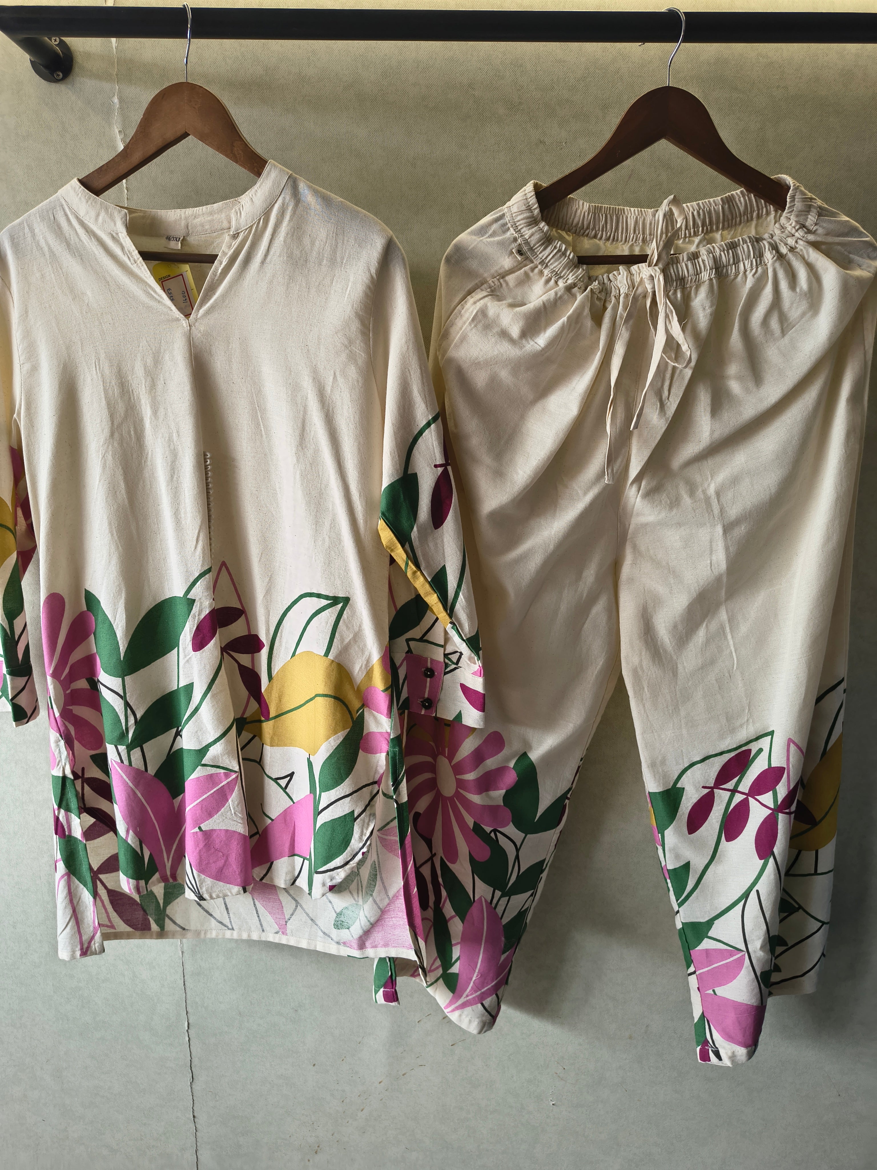 Image of Premium Off-White Floral Printed Kurta Pant Co-Ord Set
