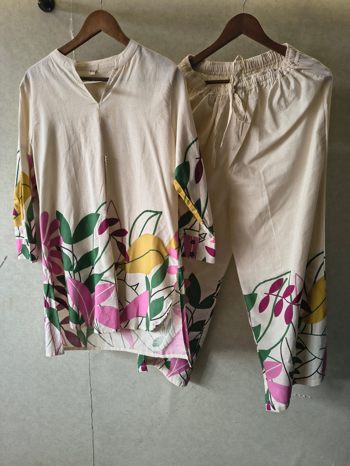Premium Off-White Floral Printed Kurta Pant Co-Ord Set